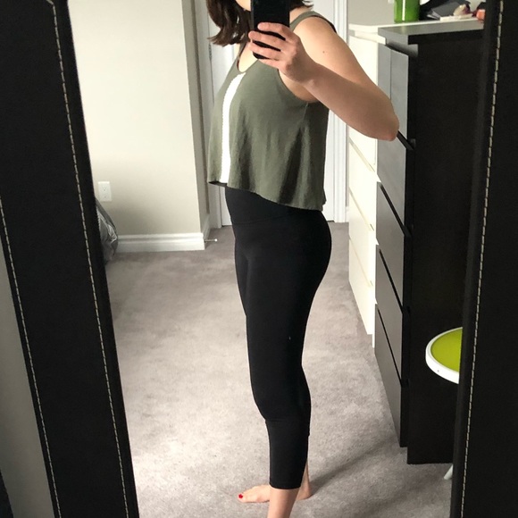 ⭐️ Free Add-On ⭐️ Forever 21 Khaki Green Loose Fit Crop Top - Picture 2 of 5